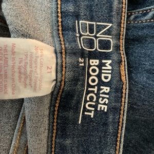 No Boundaries Bootcut Jeans! Size 21 in Juniors.